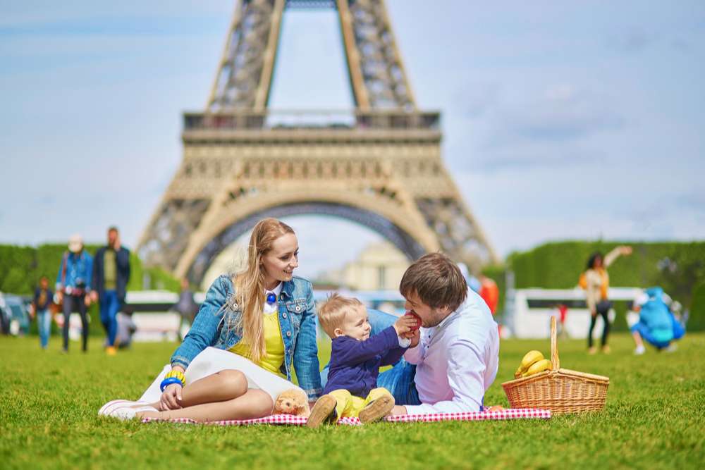 Traveling to Paris with your family