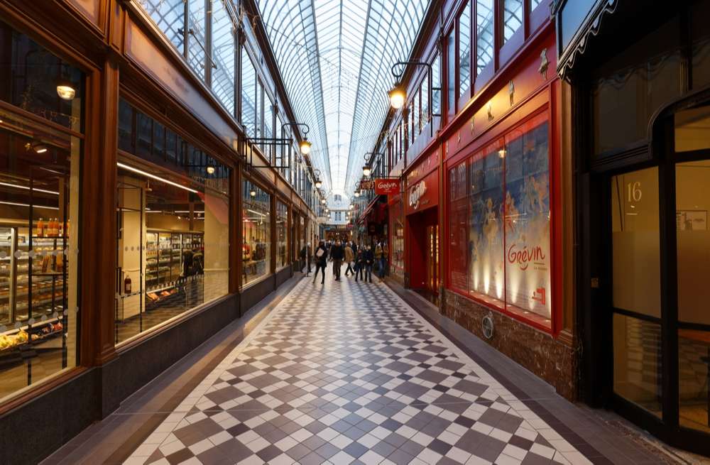 Discover the covered passages of Paris